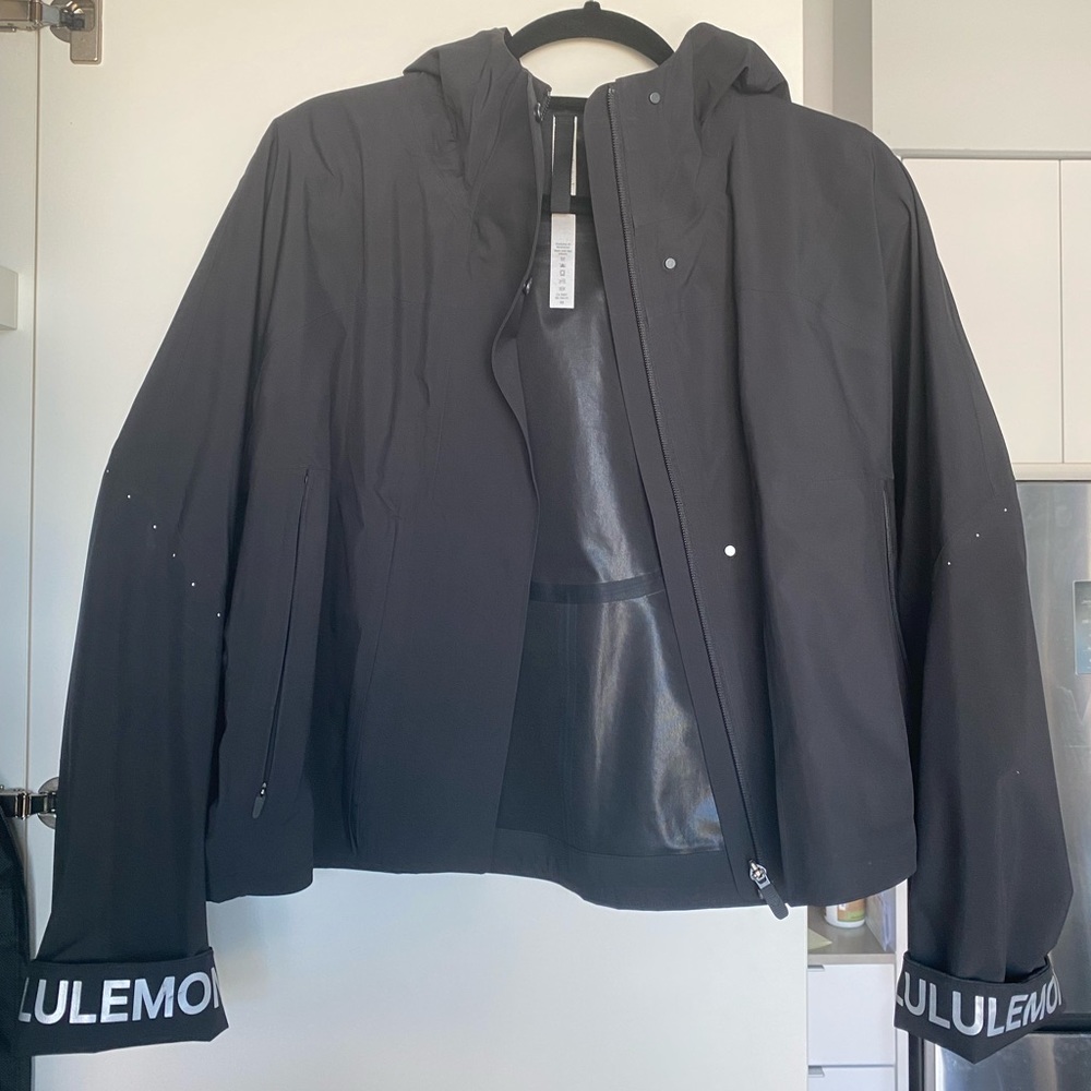 Lululemon rainchaser jacket